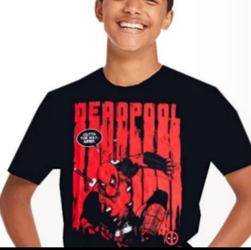 Deadpool Graphic Tee - Picture 4 of 5